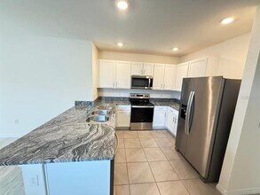 16942 Trite Bend St in Wimauma, FL - Building Photo - Building Photo