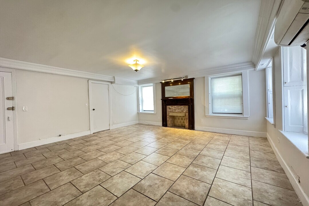860 W End Ave in New York, NY - Building Photo
