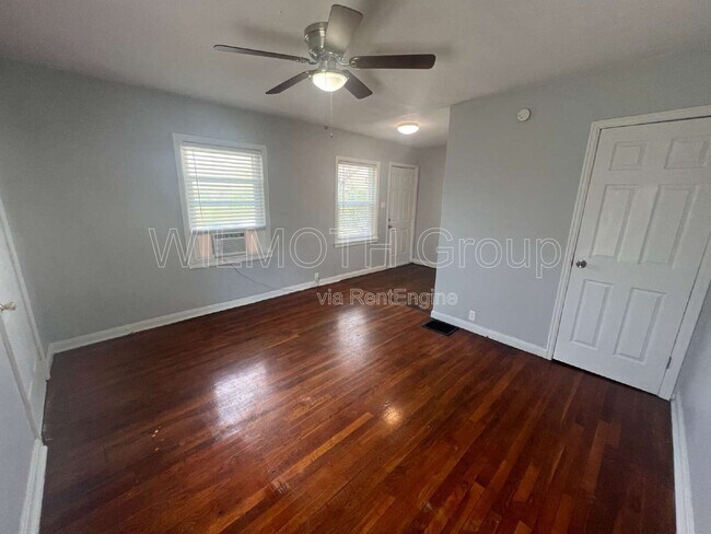 627 N Tibbs Ave in Indianapolis, IN - Building Photo - Building Photo