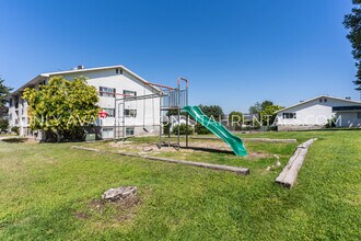 2391 E 6895 S in Salt Lake City, UT - Building Photo - Building Photo