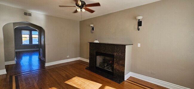 48 N Menard Ave in Chicago, IL - Building Photo - Building Photo