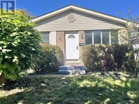 120 Hawthorne Rd in London, ON - Building Photo