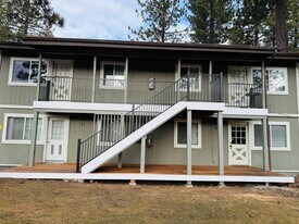 2301 James Ave in South Lake Tahoe, CA - Building Photo