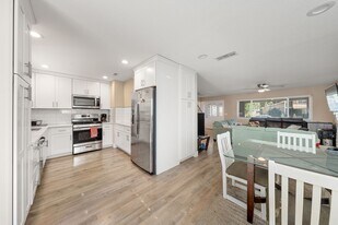 123 Lido Cir in Sacramento, CA - Building Photo