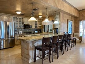 2808 Janet Dr, Unit Downstairs Suite in Lake Havasu City, AZ - Building Photo