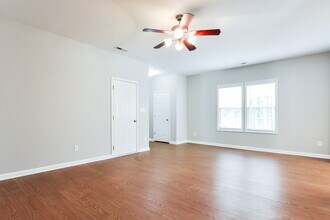 402 Star Ruby Dr in Knightdale, NC - Building Photo - Building Photo