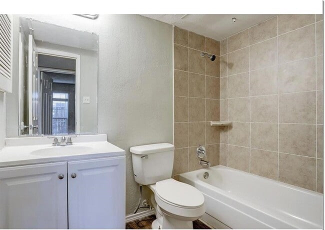 9550 Deering Dr in Houston, TX - Building Photo - Building Photo