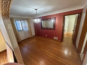 2677 Powhattan Pky, Unit Lower in Toledo, OH - Foto de edificio - Building Photo