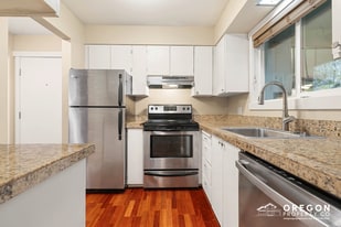 6801 SW Terri Ct in Portland, OR - Building Photo