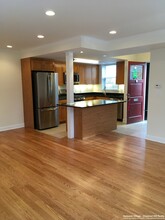 226 Gerry Rd, Unit 1 in Chestnut Hill, MA - Foto de edificio - Building Photo