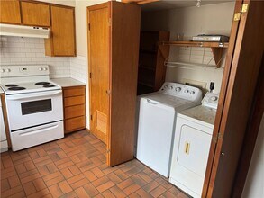 645 W Adams St in Fayetteville, AR - Building Photo - Building Photo