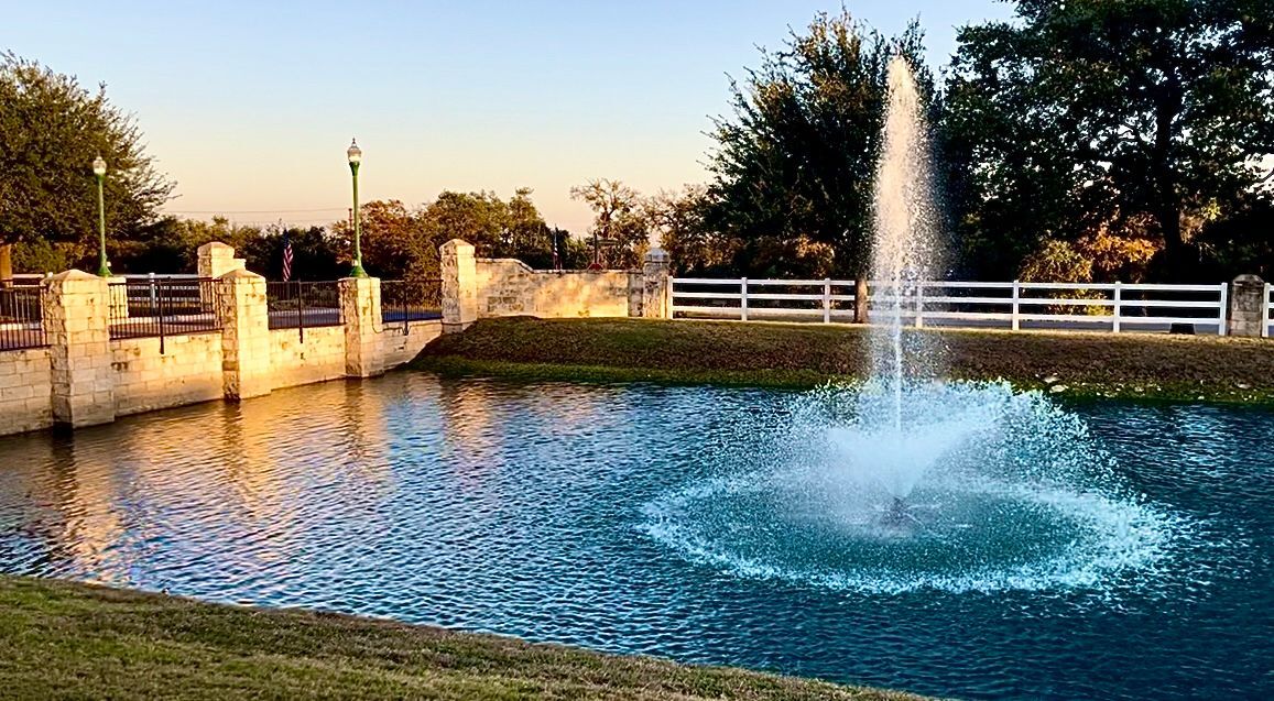 30 Wildwood Dr in Georgetown, TX - Foto de edificio