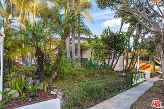 1102 Maple St in Santa Monica, CA - Building Photo - Building Photo