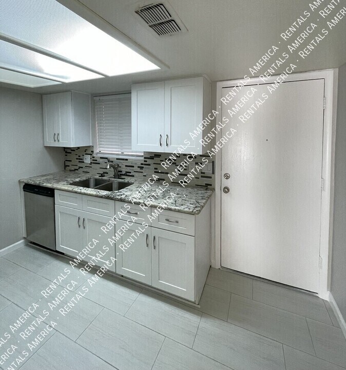 3131 W Cochise Dr in Phoenix, AZ - Foto de edificio