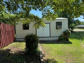 901 4th Ave NE in Jacksonville, AL - Building Photo - Building Photo