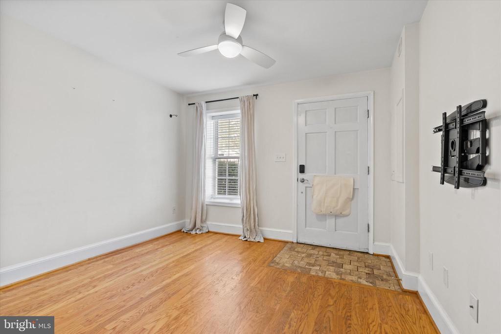 1316 Cameron St in Alexandria, VA - Foto de edificio