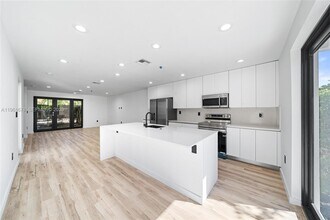 11 NE 51st St in Miami, FL - Building Photo - Building Photo