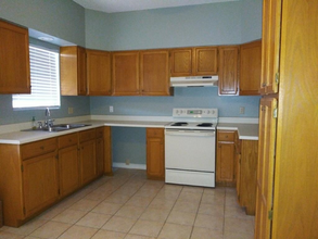 1419 E Gustavus St in Laredo, TX - Building Photo - Building Photo