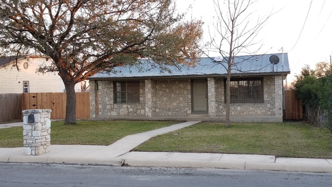 422 Globe Ave in San Antonio, TX - Building Photo - Building Photo