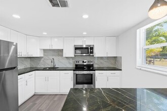 1109 NE 6th Ave, Unit 3 in Fort Lauderdale, FL - Foto de edificio - Building Photo