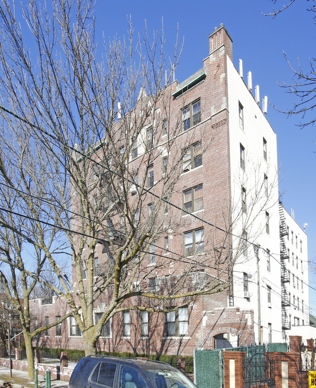 45 Falmouth St in Brooklyn, NY - Building Photo - Building Photo