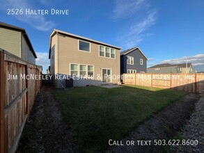 2526 Halter Dr in Woodburn, OR - Building Photo - Building Photo