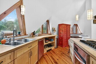 106 Mountain Laurel Ln in Woodstock, NY - Foto de edificio - Building Photo