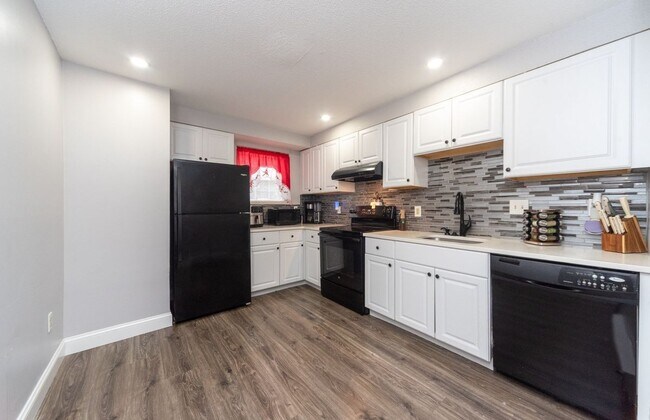 180 Main St, Unit U:6109 in Bridgewater, MA - Building Photo - Building Photo