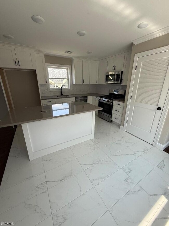 property at 515 Walnut St
