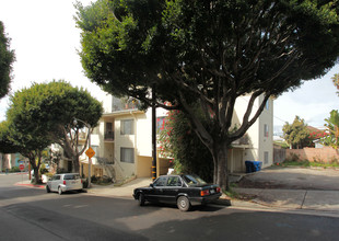 301 Ashland Ave in Santa Monica, CA - Building Photo - Building Photo