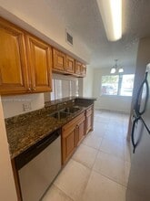5628 Rock Island Rd in Tamarac, FL - Building Photo - Building Photo