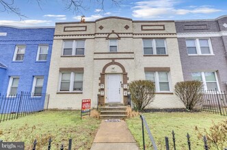 1621 E St NE in Washington, DC - Building Photo - Building Photo