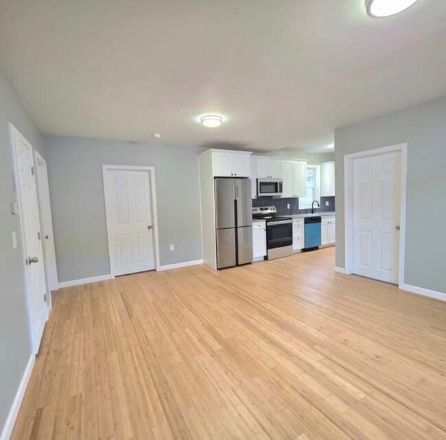 181 Wilson St, Unit 1 in Manchester, NH - Building Photo - Building Photo