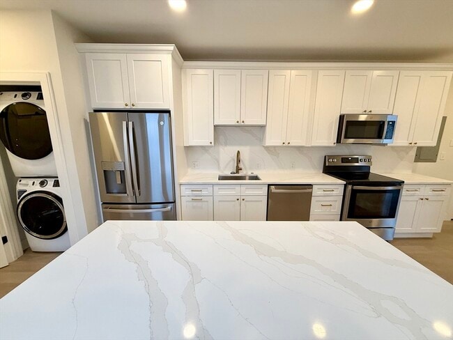 120 Emerson St in Boston, MA - Building Photo - Building Photo