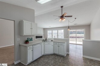 8 Furwood Ct in Greer, SC - Foto de edificio - Building Photo