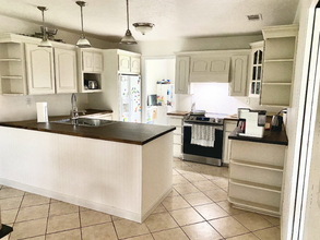 953 Co Rd 3351 in Kempner, TX - Foto de edificio - Building Photo