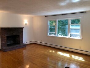 1195 Boylston St, Unit 1195 in Chestnut Hill, MA - Building Photo - Building Photo