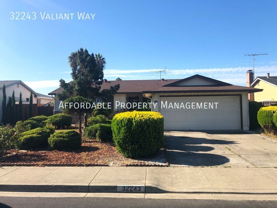 32243 Valiant Way in Union City, CA - Building Photo