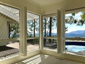 490 Starlight Crest Dr in La Cañada Flintridge, CA - Building Photo - Building Photo