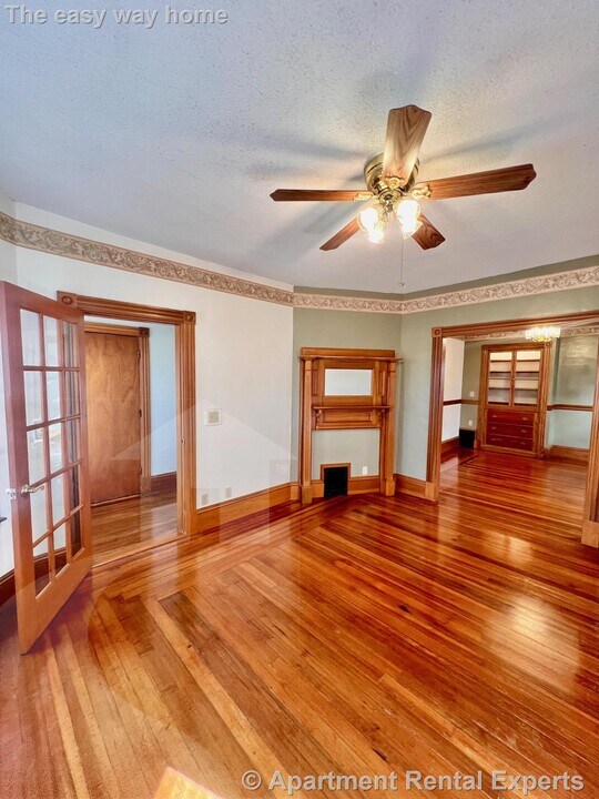 22 Temple St in Somerville, MA - Building Photo