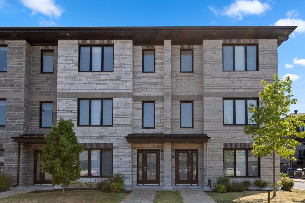 90 Maurice-Richard Rue in Vaudreuil-dorion, QC - Building Photo