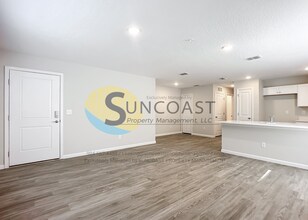 6445 Breezy Oaks Wy in Jacksonville, FL - Building Photo - Building Photo