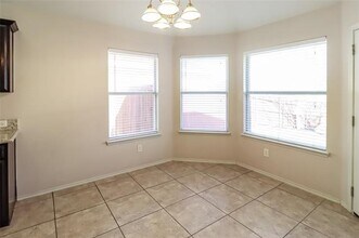 6503 Fairglen Dr in Arlington, TX - Foto de edificio - Building Photo