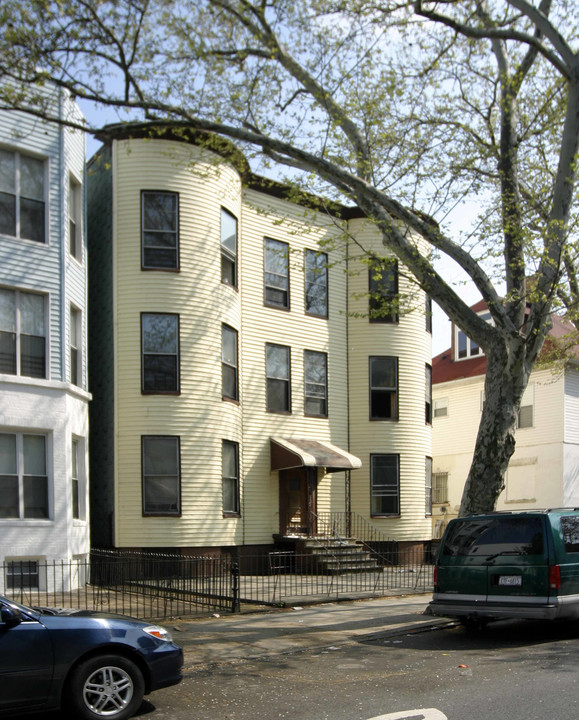 64-66 Grove St in Brooklyn, NY - Building Photo