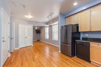 1636 W Melrose St in Chicago, IL - Building Photo - Building Photo