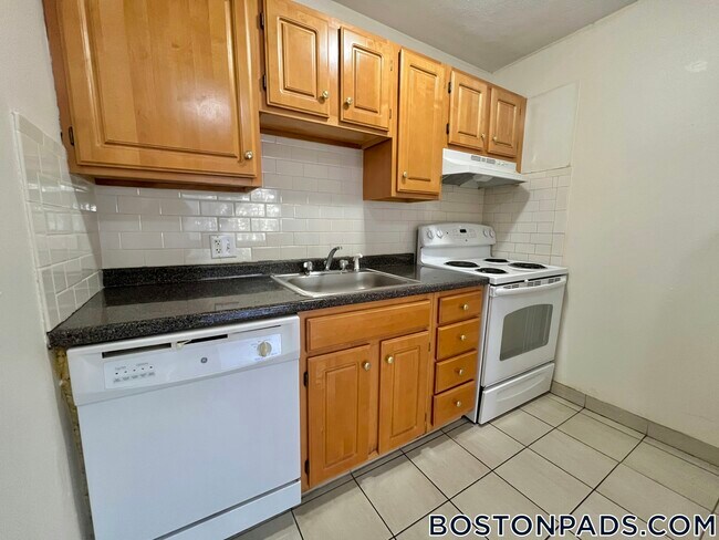 75 Gardner St, Unit 37