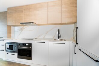 1050 Eastern Ave in Toronto, ON - Building Photo - Building Photo