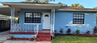 2717 W State St in Tampa, FL - Building Photo