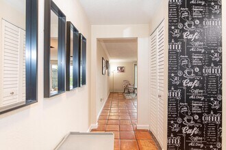 13460 Old Englishtown Rd in Wellington, FL - Building Photo - Building Photo