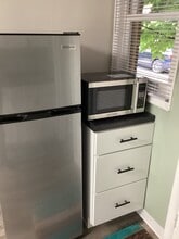 1003 E Hunter Ave, Unit Studio in Bloomington, IN - Foto de edificio - Building Photo